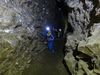 Visita a las cuevas (Crédito: Roberto Lumbreras)